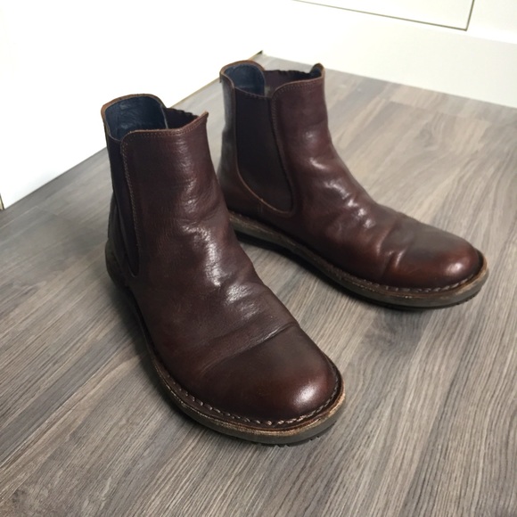 Woman’s Fly London Chelsea boots size 6.5 - Picture 1 of 4